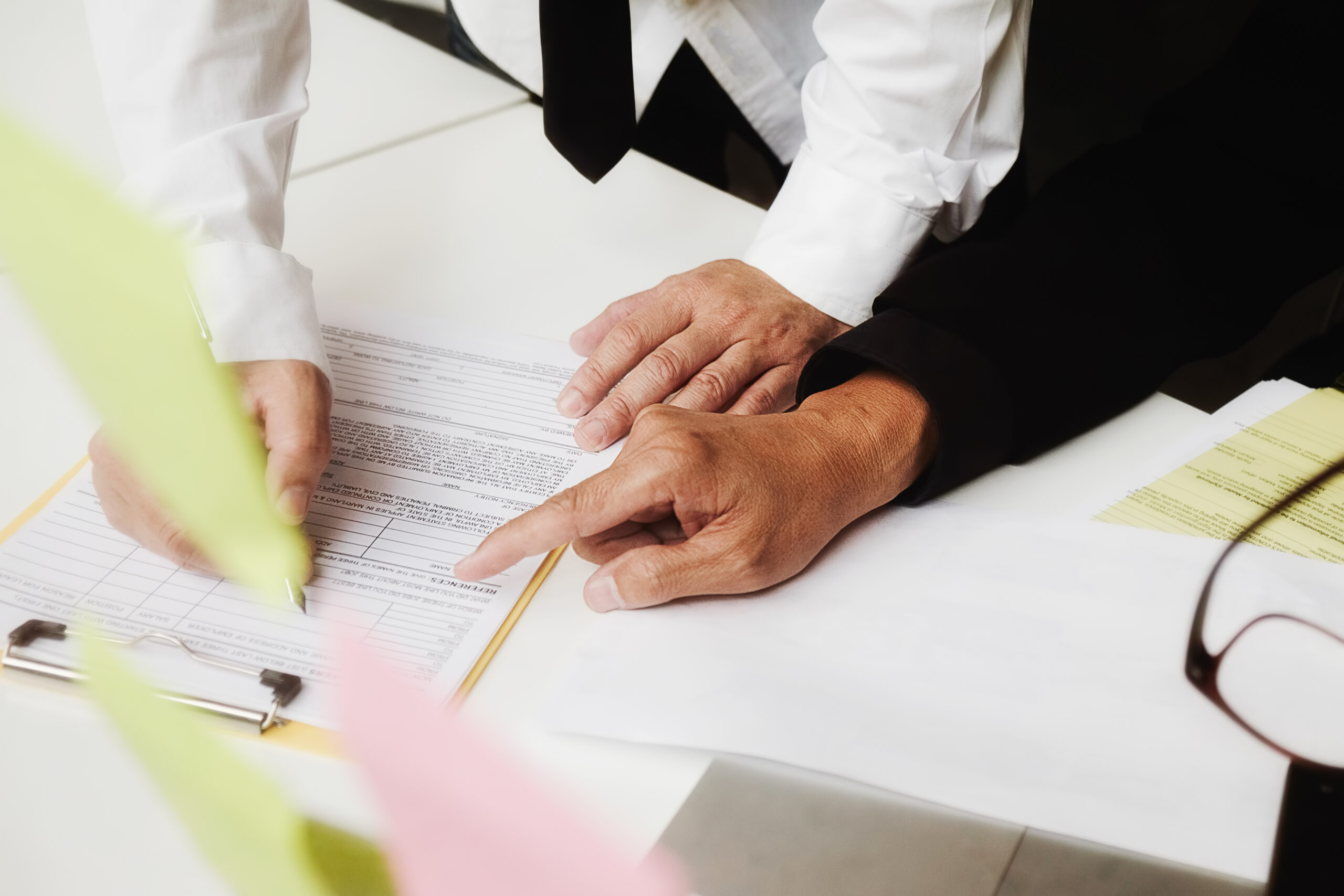 asian business woman manager analyzing datum in charts and typin